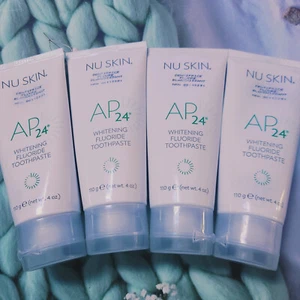 4 tubos de pasta dental blanqueadora con flúor Nuskin AP24 + 1 juego de cepillo de dientes