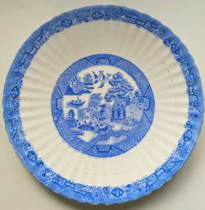 Vintage Original willow pattern Blue White China 9.5" dinner plate unusual desig - Picture 1 of 12