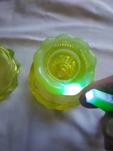 Gorgeous Fenton Cactus Pattern Vaseline Glass Topaz Opalescent Candle Holders - Imagen 1 de 3