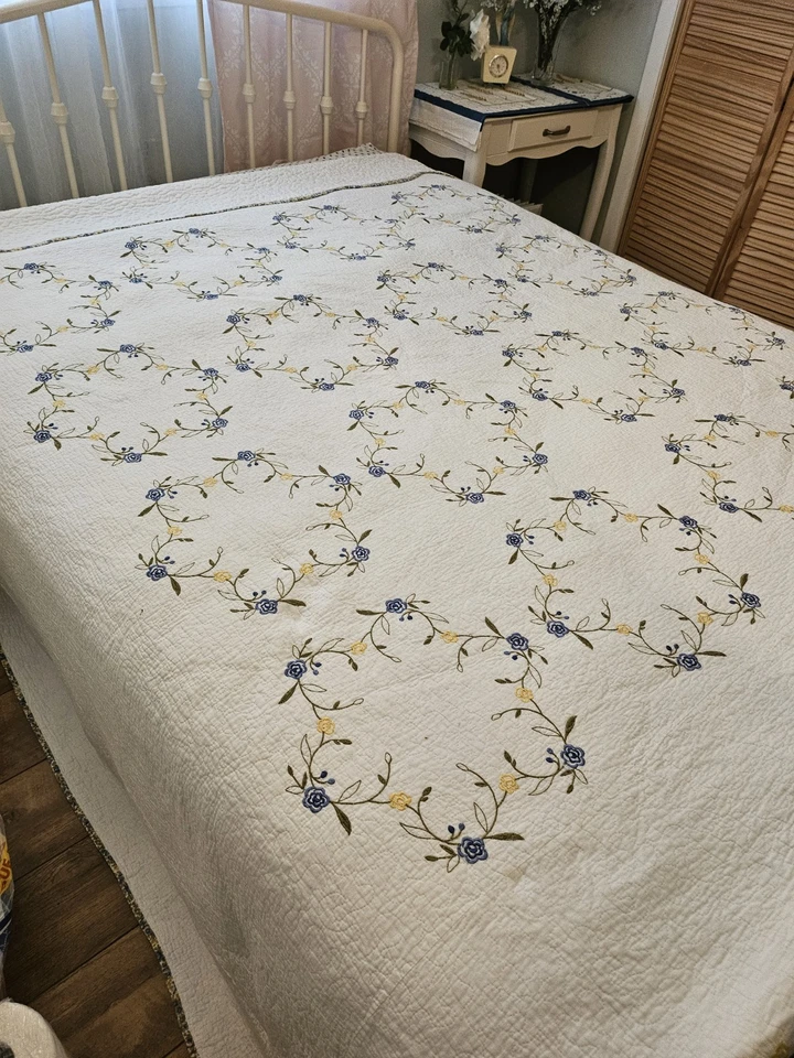 Edredón Bordado King Size Borde Festoneado Blanco Floral Cobertor Algodón 98"x109" Foto 1 de 4