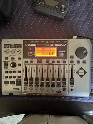 Grabadora digital multipista Roland Boss BR-900 CD con adaptador de CA fuente de alimentación Foto 1 de 4