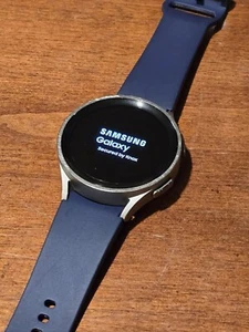 Montre connectée Samsung Galaxy Watch 5 Pro 45 mm cristal saphir - Photo 1 sur 4