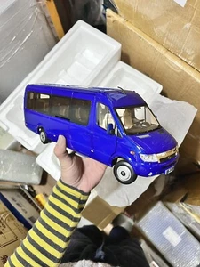 1:24 Scale ( FedEx Cargo Van Passenger Version ) Minibus Diecast Model Car - Picture 1 of 24