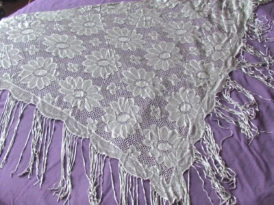 Mantilla de Encaje Gris Plateado Vintage Iglesia Piano Mantón Rayón Bufanda Floral Flecos Foto 1 de 4