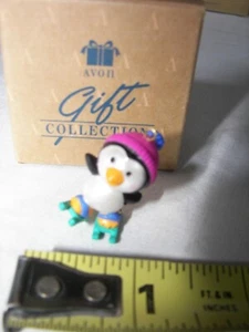 Adorno de Navidad vintage Avon "Wee Winter Friends" - ¡L@@K!¡! - Imagen 1 de 3