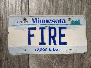 Rarissima targa timbrata Minnesota FIRE da collezione vintage scaduta Mn - Foto 1 di 5