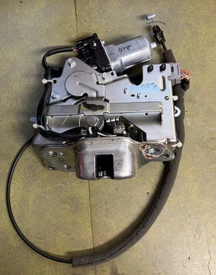 Conjunto de pestillo eléctrico portón trasero Chrysler Town & Country Lx 09  Foto 1 de 4