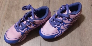 Brandneu Kinder Traum Paar Größe 12 rosa und lila Sport Stollen - Bild 1 von 5