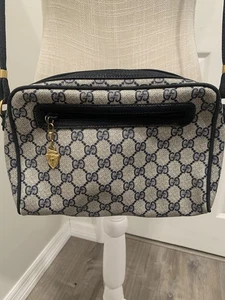 Authentic 80s Gucci GG Supreme Brass Plate Collection Crossbody Blue Purse GREAT - Picture 1 of 11