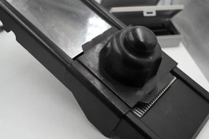 MANDOLINENSCHNEIDER -- EDELSTAHL - Bild 1 von 3