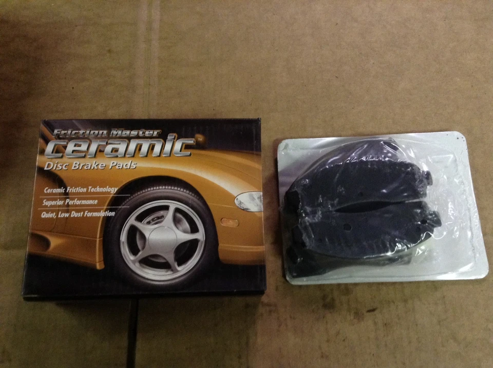 Pastillas de freno delanteras de cerámica Friction Master CMX833 Foto 1 de 3