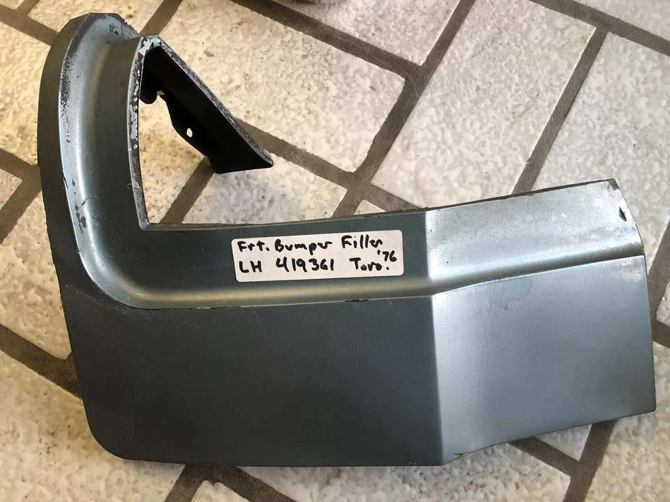 Oldsmobile Toronado  1973-1976 Left Front Turn Signal Filler GM Part 419361 - Image 1 of 1