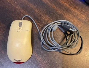 Microsoft Wheel Two Buttn Mouse Optical USB Mouse 1.1A X8070400 PS/2 Compatible - Afbeelding 1 van 5