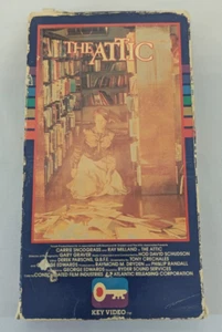 Key Video: The Attic (1980) VHS Carrie Snodgrass Ray Milland / AS-IS TESTED - Foto 1 di 3