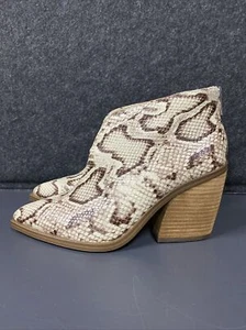 Vince Camuto GINSEL Schlange spitz zulaufend Bootie Leder gestapelter Absatz 9,5 M neu ohne Karton - Bild 1 von 10