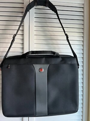 Estuche delgado Swiss Gear Wenger Legacy 17 - Negro - Nuevo sin etiquetas Foto 1 de 4