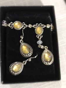 Vintage Avon Demi Parure silberfarbene Halskette & Ohrringe mit gelben Steinen - Bild 1 von 4