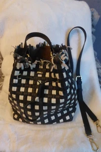 Furla black and white leather handbag w/ adjustable detachable strap + zip case - Foto 1 di 16