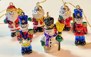 Kostenloser Versand Ornamente Miniatur Santa Schneemann Christbaumschmuck 6er Set - Bild 1 von 3