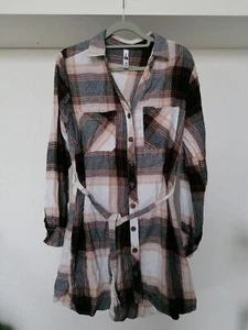 Lange Karobluse 36 - Bild 1 von 5