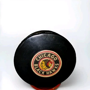 1969-76 CHICAGO BLACKHAWKS NHL CONVERSE OFFICIAL GAME USED PUCK USA ART ROSS - Imagen 1 de 6
