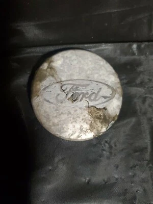 Tapa central de rueda cromada Ford Focus 2000-2011 OEM P/N 2M51-1000-AA  Foto 1 de 4