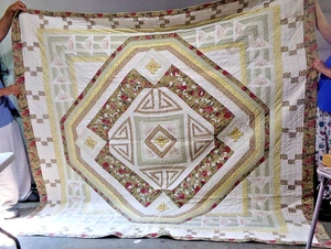 Vintage Handarbeit? Patchwork Quilt - 104" x 92" Rich Earthtones + Familienname - Bild 1 von 14