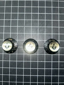 Vintage 1960's Guild Guitar Volume (2) & Tone (1) Knobs Black & Gold - Picture 1 of 10