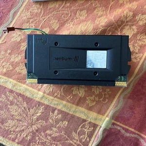 Intel Pentium III Processor 850MHz 256KB Cache 100MHz System Bus SL47M - Picture 1 of 3