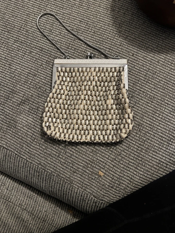 Винтажная сумка-флиппер из ткани и металла с бисером - Изображение 1 из 3