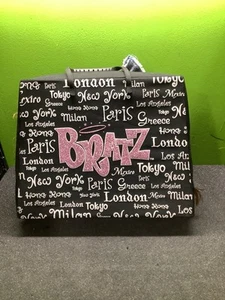 Colección Muñeca Bratz con Bonito Estuche de Transporte - Imagen 1 de 8