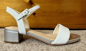 New Clarks White Orabella Leather Sandals UK size 5/EU 38 - Picture 1 of 8
