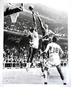 FOTO AUTOGRAFIADA 16X20 FIRMADA POR BILL RUSSELL & WILT THE STILT CHAMBERLAIN PSA/ADN - Imagen 1 de 6