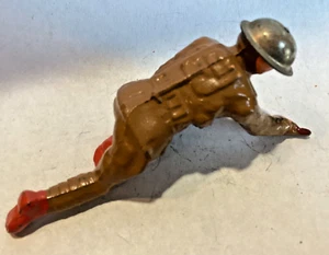 High Grade Collector Quality Vintage Manoil Soldier Crawling with Rifle - Picture 1 of 4