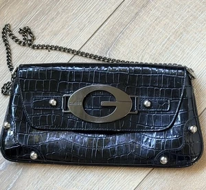 Vintage schwarz Guess Y2K 90er Patten Nieten Schultertasche Handtasche Monogramm Kette - Bild 1 von 10