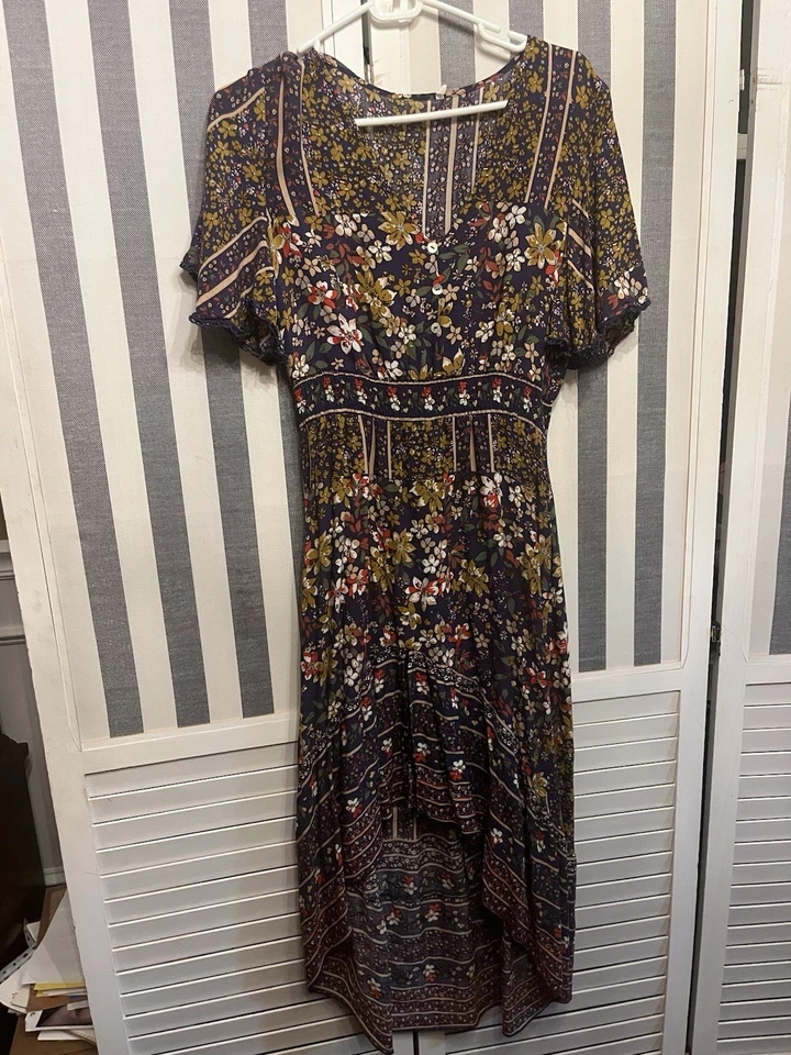 Vestido Floral Cottage Core Grande Cuello en V Manga Encaje Alto Bajo Foto 1 de 4