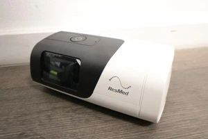 Dispositivo ResMed AirSense 11 Elite incl. manguera respirador 53h como nuevo - Imagen 1 de 7