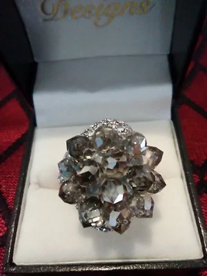 Anillo de acero inoxidable audaz cristal austriaco y vidrio gris talla 7  Foto 1 de 4
