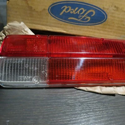 Nuevo de Lote Antiguo Ford DE TOMASO PANTERA 1971 Luz Trasera Lente Conjunto Trasero D16Y 13450 A NUEVO Foto 1 de 4