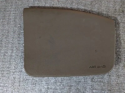 Panel de embellecimiento superior del tablero Chevrolet Cavalier lado del pasajero 2001 Foto 1 de 4