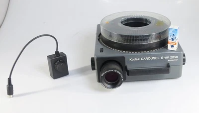 KODAK CAROUSEL S-AV 2050 DIAPROJEKTOR FÜR RUNDMAGAZINE + TIMER - Bild 1 von 4