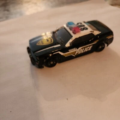2013 Tonka Hasbro diecast police car 1:55 scale 108 - Image 1 of 4