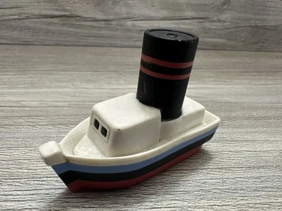 MISFIT REMOLCADOR BOAT FIGURA DE PLÁSTICO ISLA JUGUETE INADAPTADO RUDOLFO JUGANDO MANTIS ⭐️ Foto 1 de 4