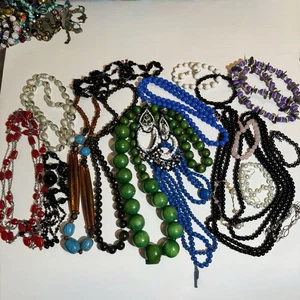 Vintage Perlen Schmuck Konvolut - 11 Halsketten 7 Armbänder 3 Ohrringe verschiedene Stile - Bild 1 von 11