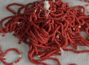 Antique Matte Dusty Deep Red Deco Seed Beads, 7g, 21bpi 1920s - Picture 1 of 4