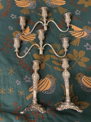 Juego de candelabros con diseño rosa victoriano Rogers & Son (2) Foto 1 de 4