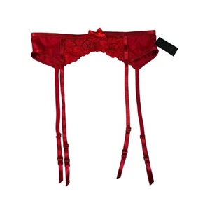 Fredericks Of Hollywood Billie Mae Red Lace Garter Belt Thigh High Clips NWT NEW - Picture 1 of 6