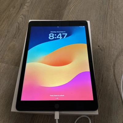 Apple iPad 9 (2021) 10.2" 64GB 256GB Space Gray Silver WiFi or Cellular - Used - Image 1 of 4