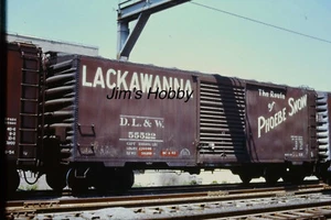 Photo Slide:  D.L.&W Lackawanna Boxcar - Road  #55522 "The Route of Phoebe Snow" - Picture 1 of 1