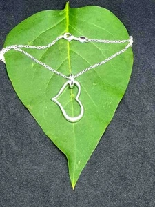 Gorgeous Love Heart Design Pendant Necklace 925 Silver Plated 18" Chain - Picture 1 of 3
